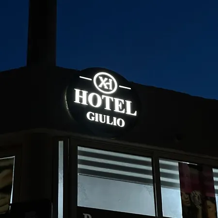 Giulio Hotel Golem (Tirana)