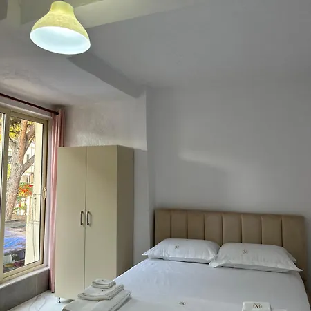 Giulio 3* Golem (Tirana)